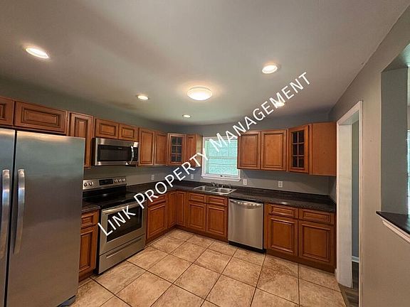 3rd image of 2433 Meade Cir