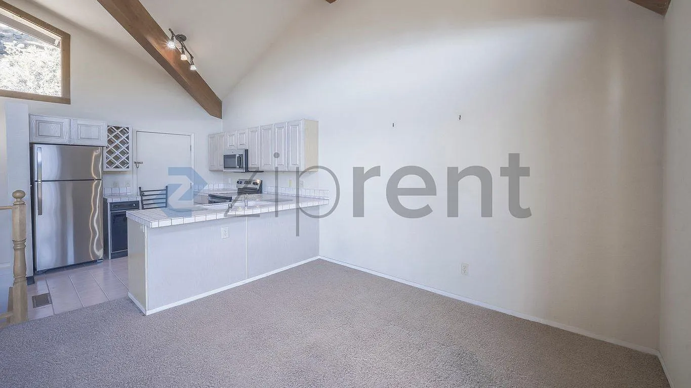 2 bed, 1307 sqft, $3,950 — Photo 4