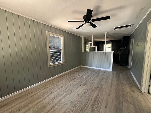 3rd image of 3112 Park St
