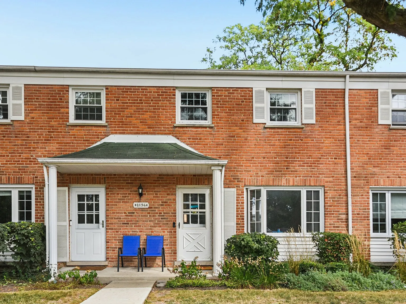 2 bed, 1.5 bath, 1800 sqft, $2,500 — Photo 3