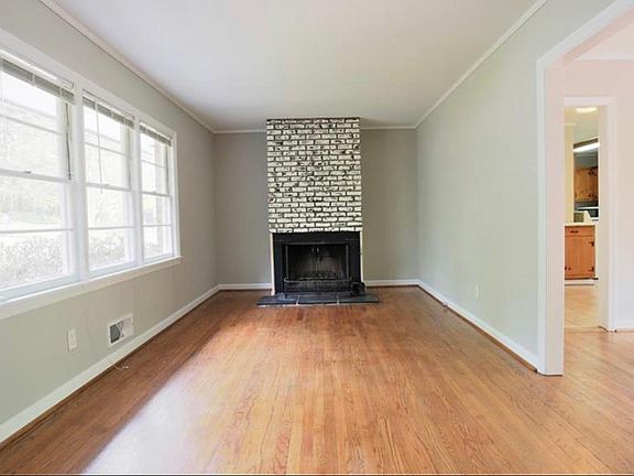 5th image of 1937 Vance Dr NE