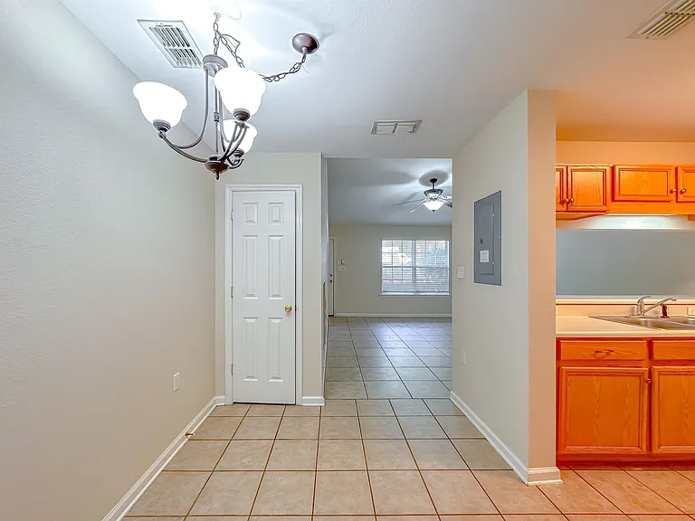 2738 W Tharpe St #1805 — Photo 9