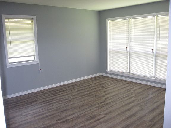 5th image of 3215 Moor Dr