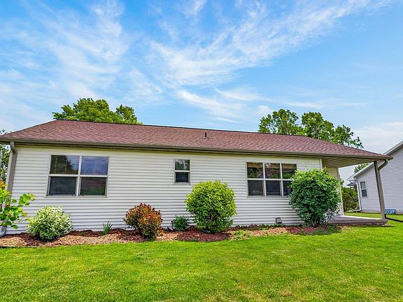 5th image of 973 Baneberry Dr