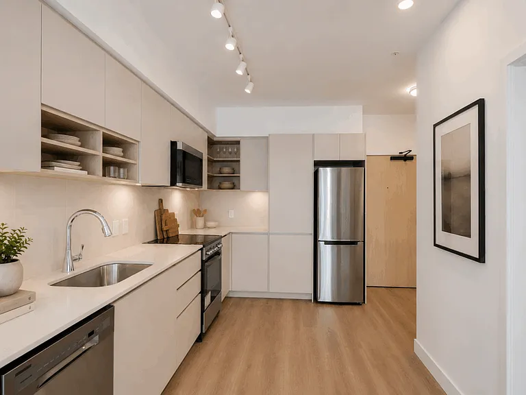 635 Chatham St — Photo 57
