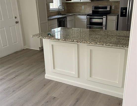 4th image of 1070 Meadowsong Cir