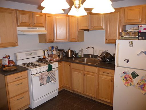 1st image of 913 N 16th St APT 1