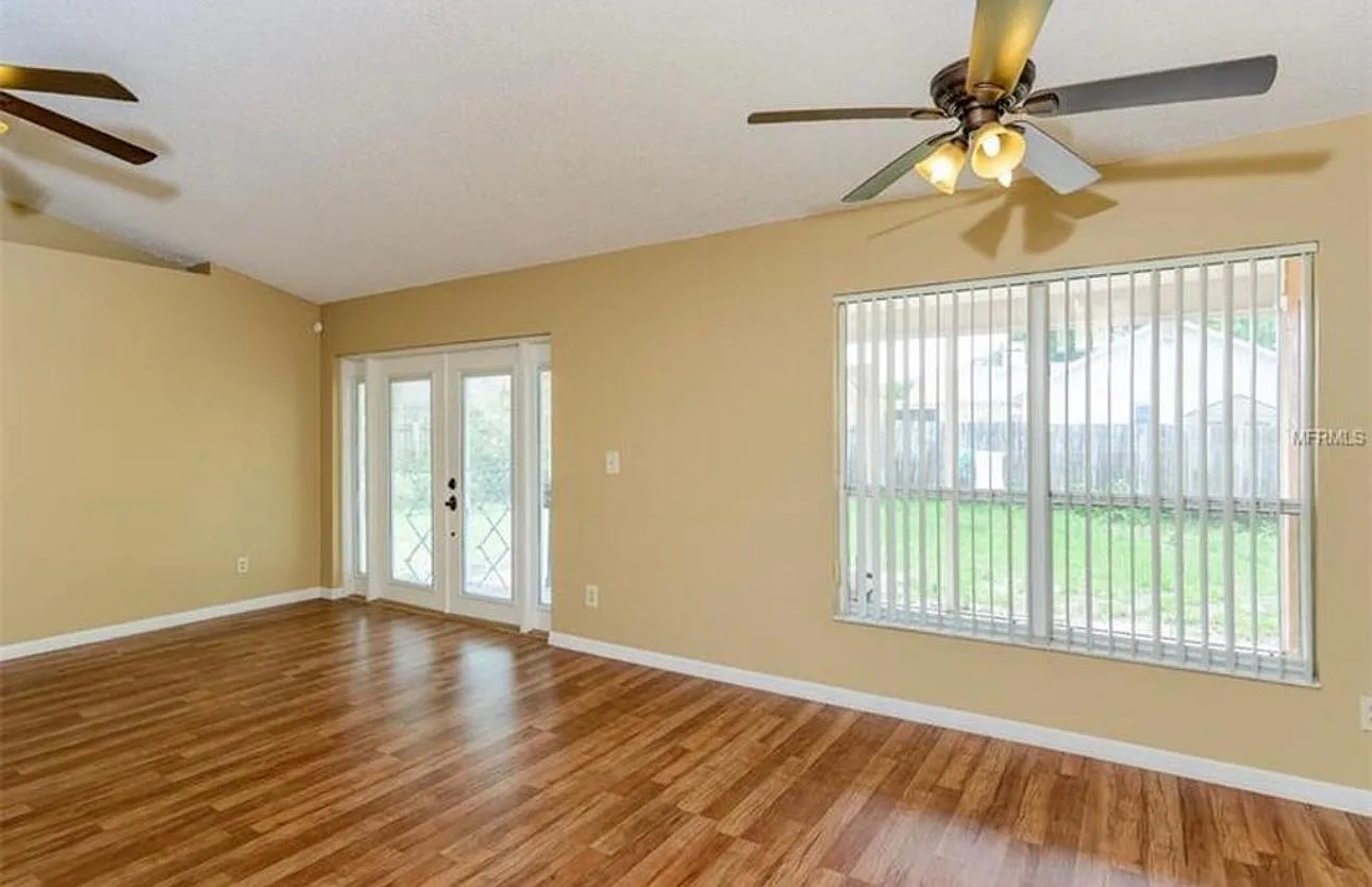 1502 Bay View St — Photo 3