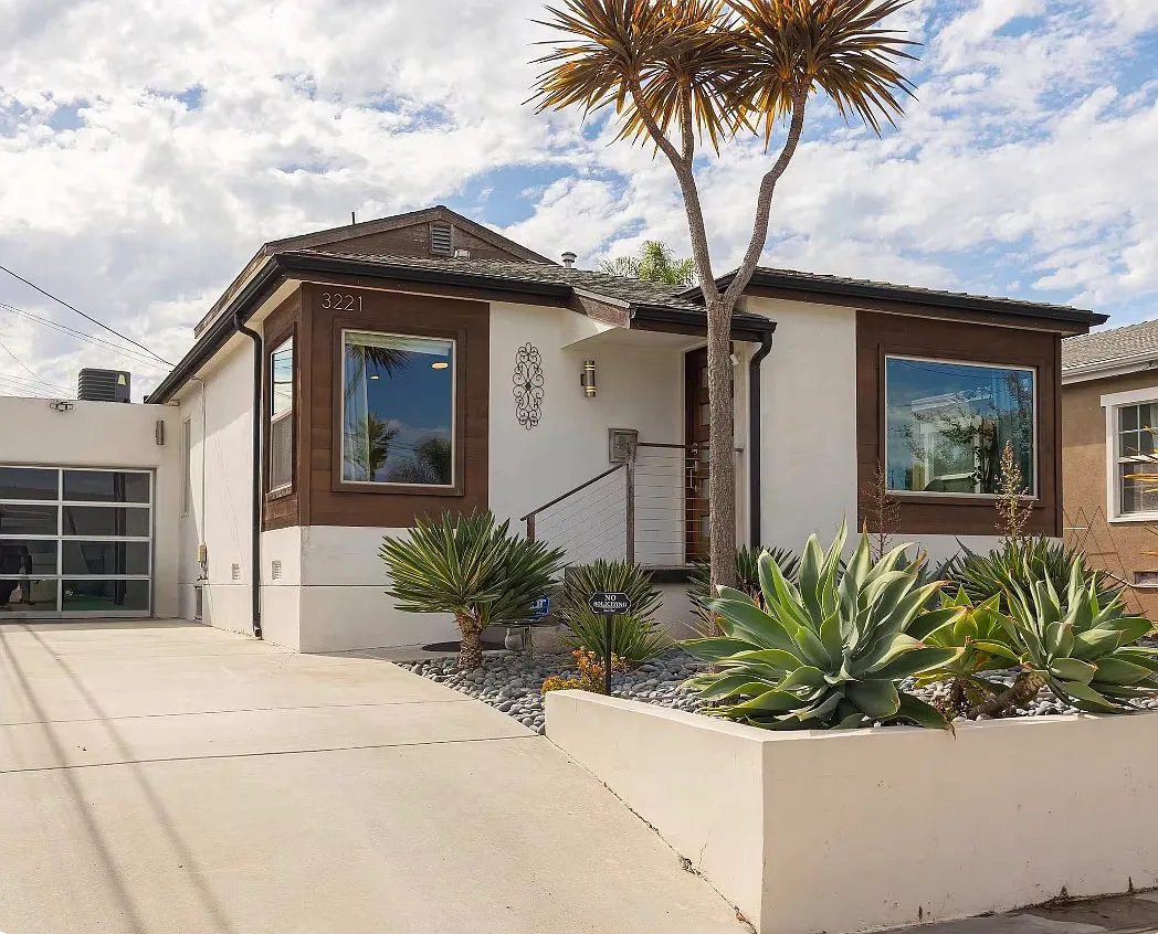 3 bed, 2.5 bath, 1625 sqft, $5,850 — Photo 1