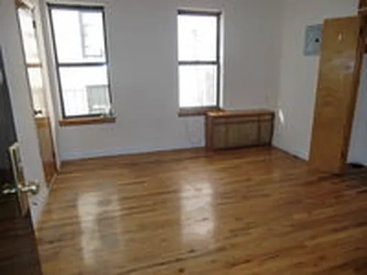 Rented by New Yorker Realty | media 15