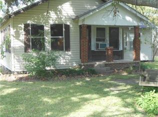 716 Jones Rd, Highlands, TX 77562