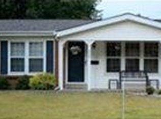 220 Bon Aire Dr, Florissant, MO 63033