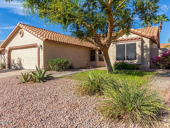 3rd image of 2726 E CATHEDRAL ROCK Drive