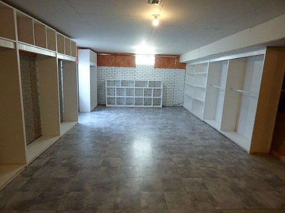 2nd image of 1197 Jayhawk St