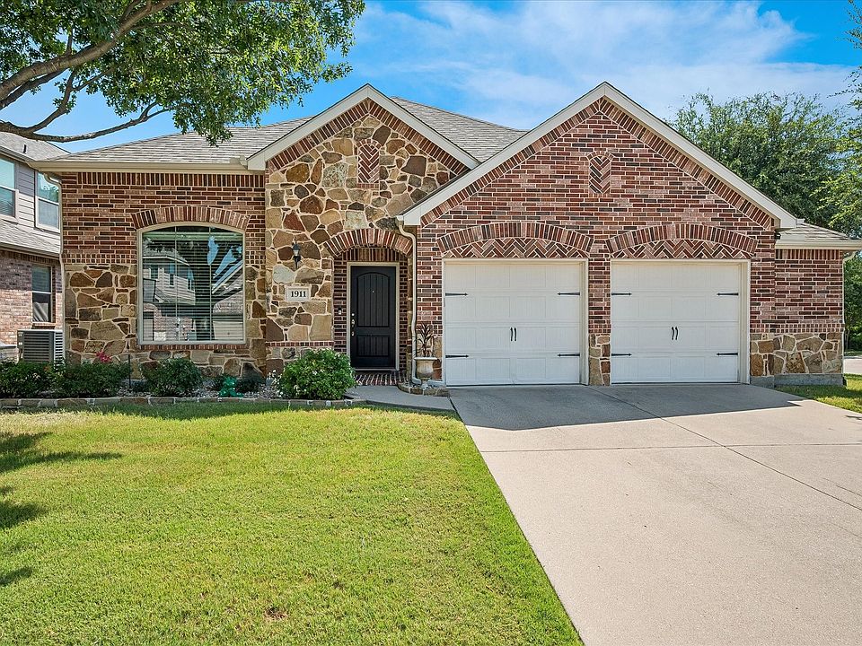 1st image of 1911 Fairlake Dr