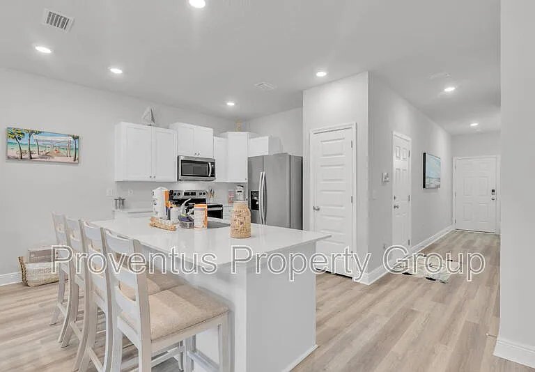 5724 Sandy Walk St — Photo 4