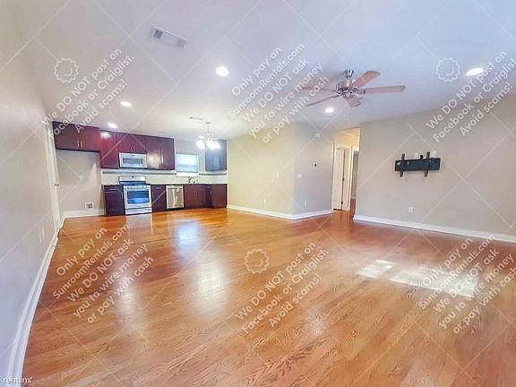 4th image of 704 Wren Ave