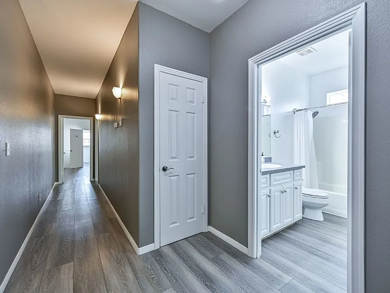 317 W Shamrock Ave — Photo 42