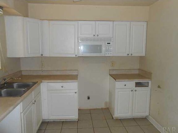 2nd image of 4344 Langley Ave APT B108