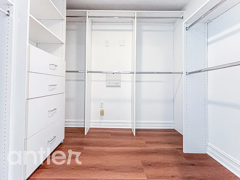 1241 S Sherbourne Dr #GPH4 — Photo 32