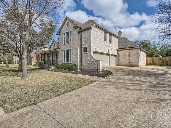 2nd image of 1342 River Forest Dr