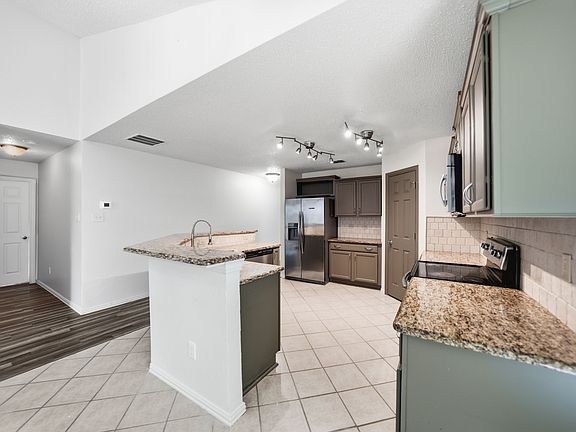 5th image of 5228 Boxwood Ln