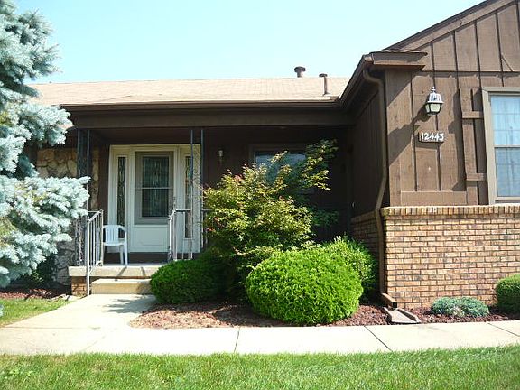 3rd image of 12443 Cambridge Blvd