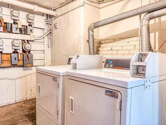 5th image of 430 S Cloverdale Ave #25