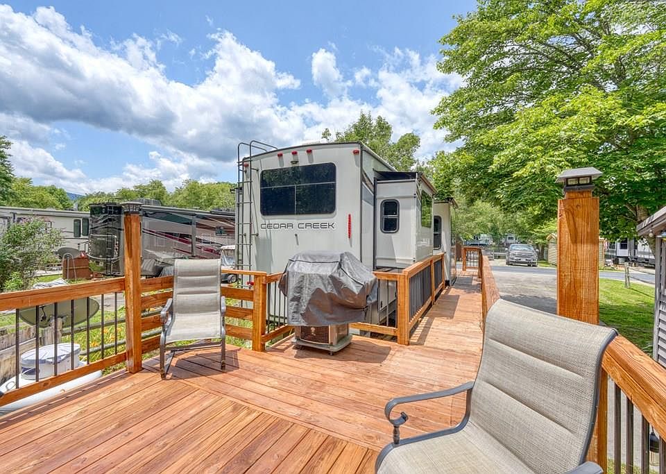 1st image of 257 Vista Cir