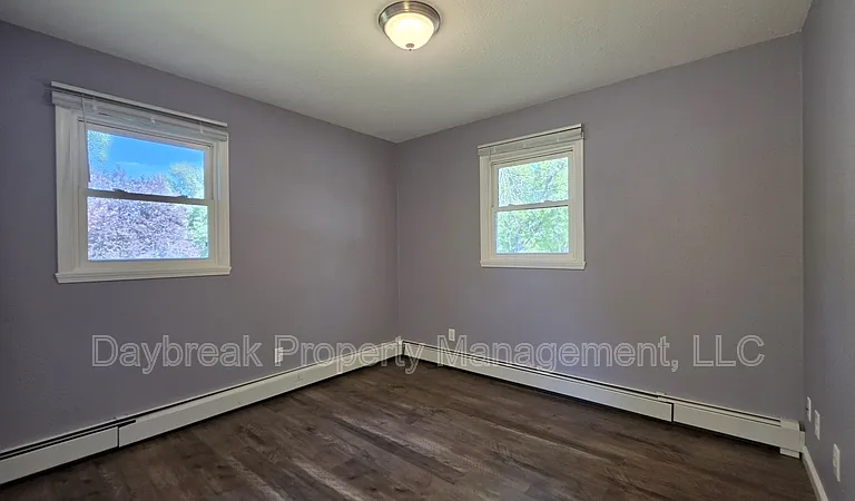 204 4th St NW #1 — Photo 11