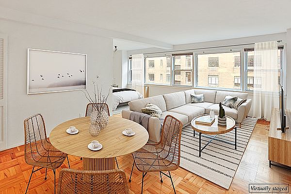 1st image of 55 E 9th St APT 9C