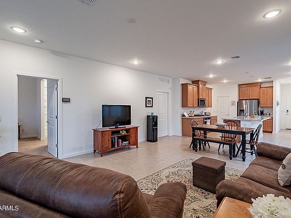 3rd image of 3634 E Archer Dr