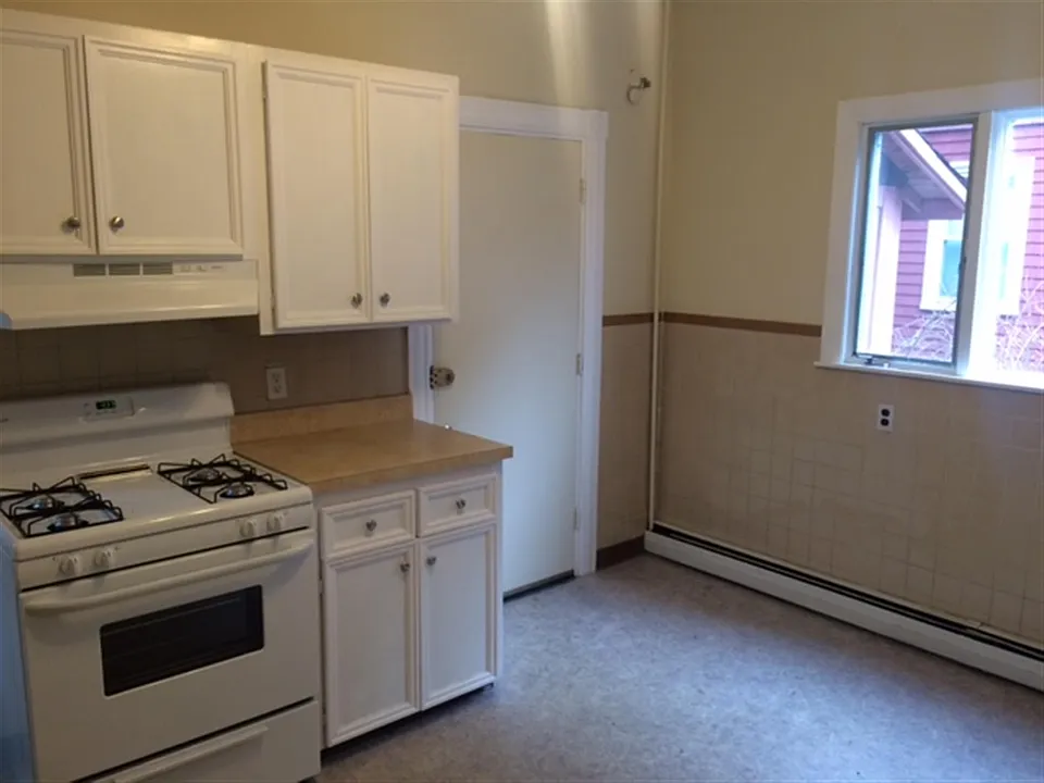 159 Highland Ave #1