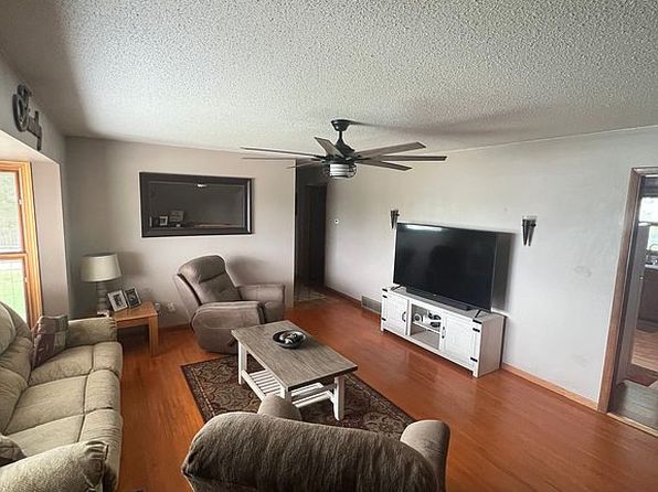 311 N Wood Ave, Meade, KS 67864