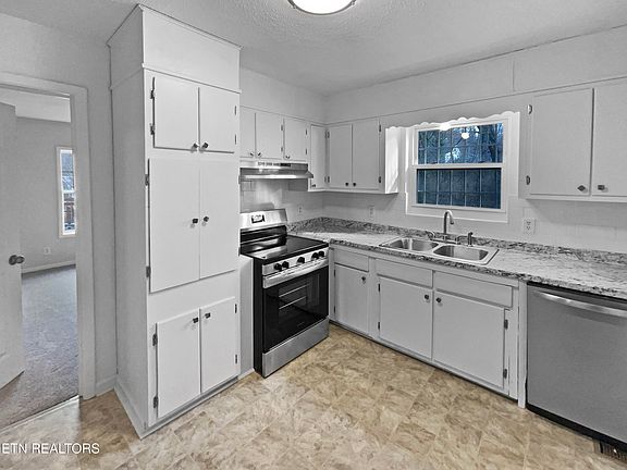2nd image of 4028 Catalpa Ave