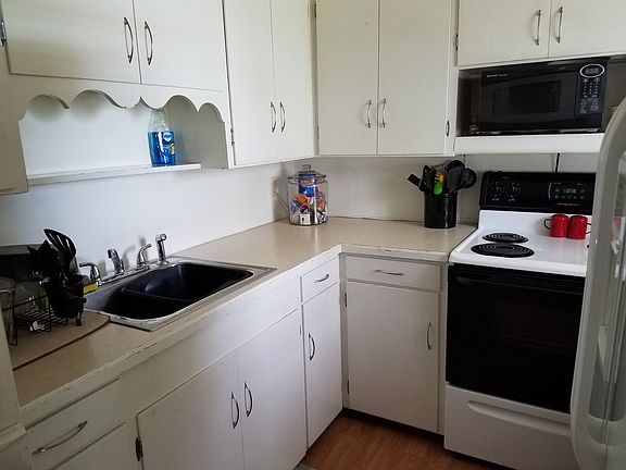 5th image of 901 S Margrave St