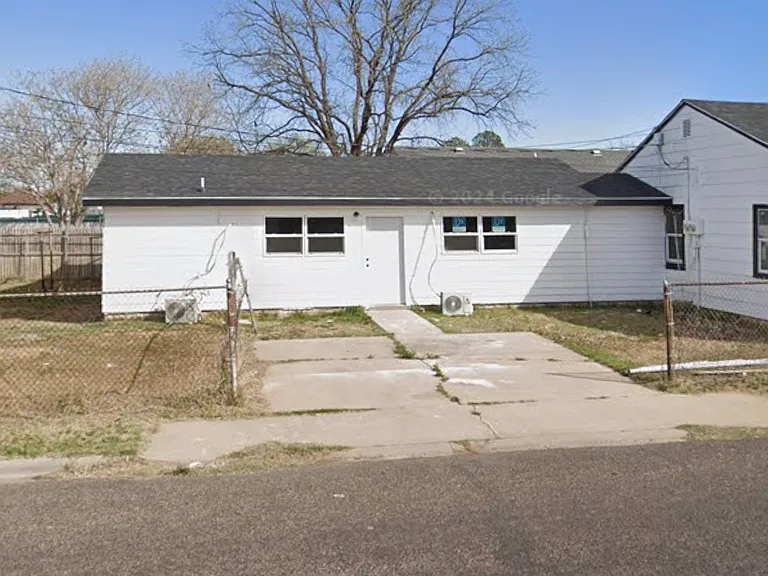 1301 Elmwood Ave #B — Photo 2