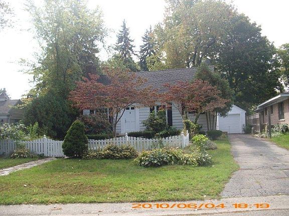 4th image of 2739 Woodbine Dr
