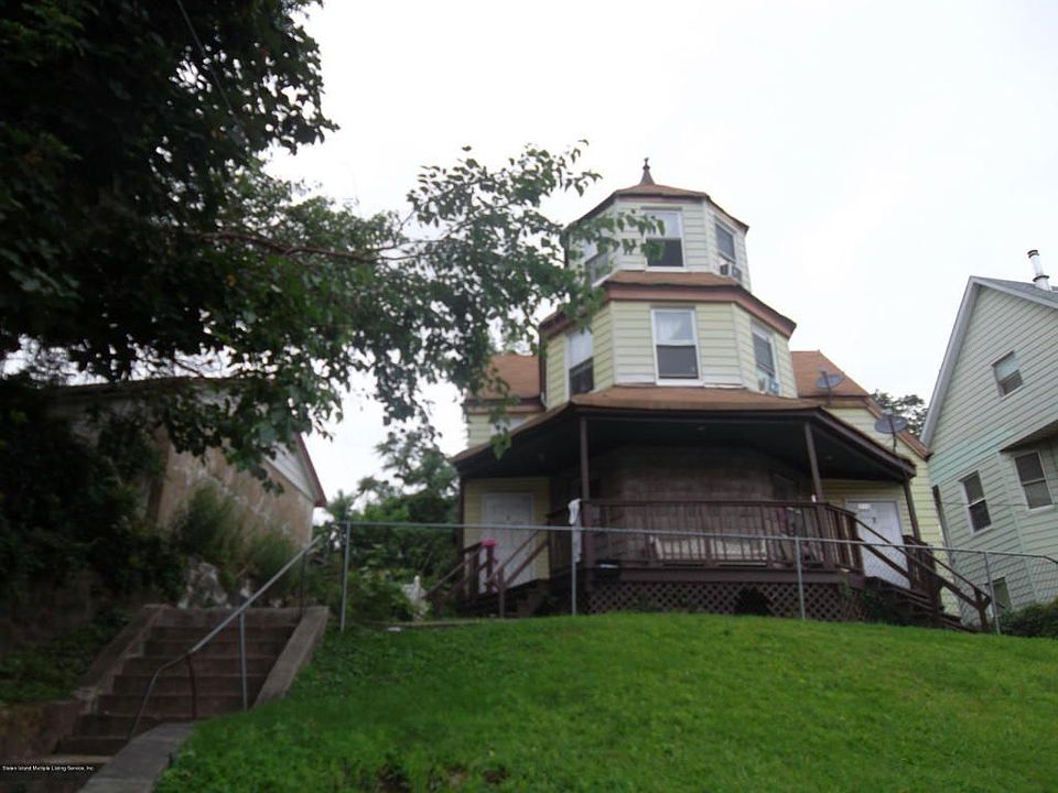 1st image of 135 Greenfield Ave