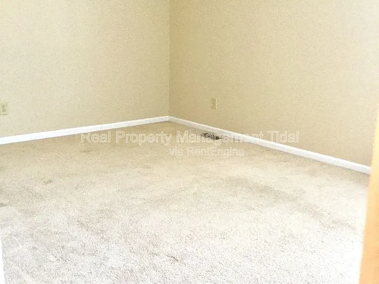 1664 Jameson Dr — Photo 8