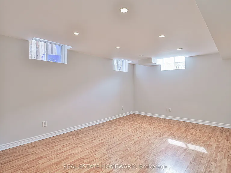 168 Wainscot Ave #LOWER — Photo 8