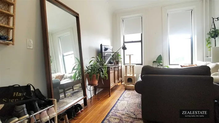 Rented by ZealEstate Group Inc | media 25