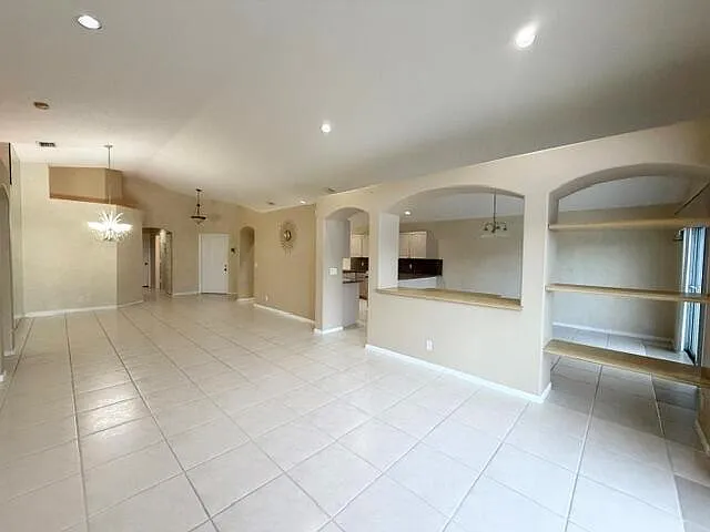 3 bed, 5.0 bath, 1830 sqft, $3,300 — Photo 3