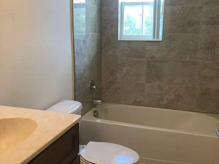 2060 Royal Vista Ct #2060 — Photo 12