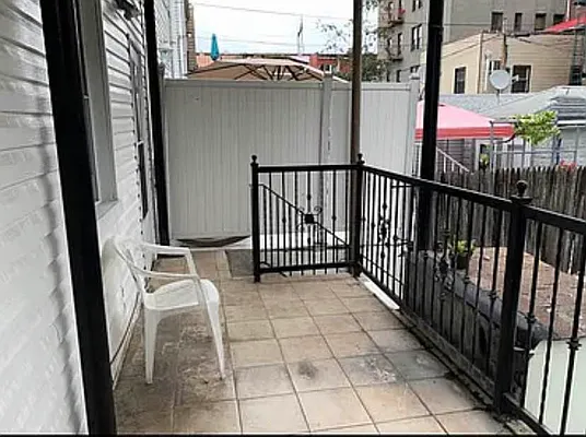 Rented by Voro, LLC | media 17