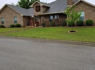 2205 Autumn Ct, Mineral Wells, TX 76067