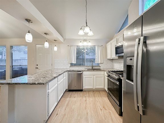 4th image of 33 N Rain Forest Ct