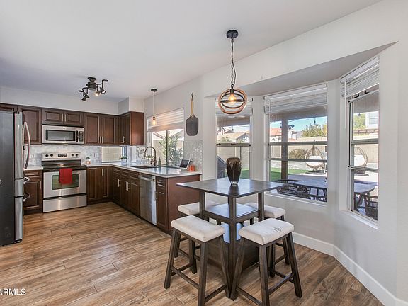 5th image of 3220 E SILVERWOOD Drive