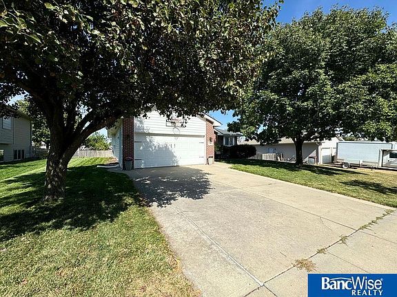 4th image of 7930 Creek View Dr