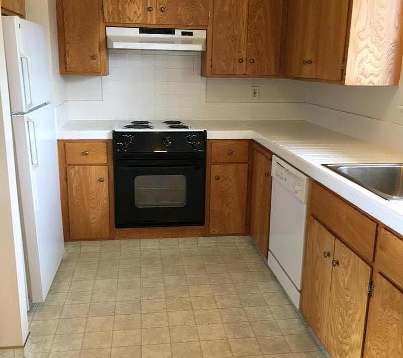 1st image of 364 Malcolm Ave #7